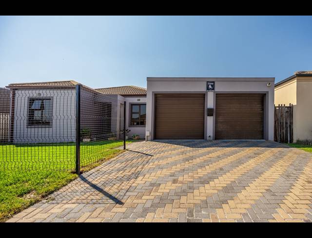 3 BEDROOM HOUSE FOR SALE IN VIKING VILLAGE